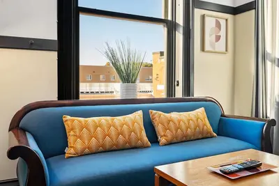 Image de Kasa | Family Space, Historic Ymca | The Maverick