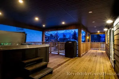 Image de 4bdrm House Downtown with Hot Tub