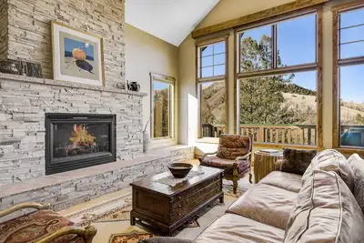 Image de Spacious Mountain Retreat w/ Amazing Views! By Gorecreek Rentals