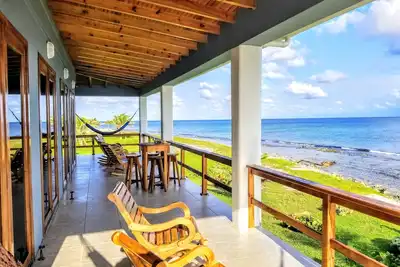 Image de Coral Ridge House Main Floor - 1 Bedroom / 1 Bathroom - Spectacular Oceanfront