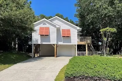 Image de Private, Spacious Beach Retreat with Fenced in Shaded Yard