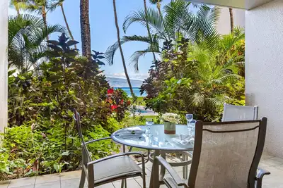Image de Beachside Bliss: Upgraded Ground-Floor Condo