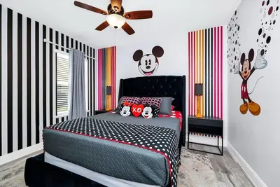 Image de \n\nPerfectVacationHome5/4 Sleep12close to DisneyWorld, great forfamily gathering