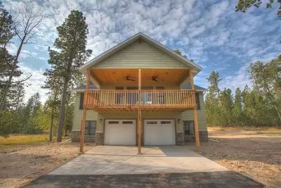 Image de Sleepy Hollow Cabin with hot tub located in Powder House Pass