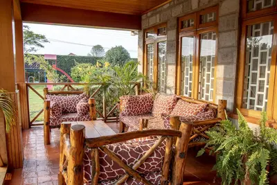 Image de United nations Bluezone stunning, spacious cottage
