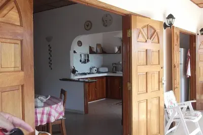 Image de Maison Idealemente SITUéE A' Baie S. Te Anne Proche Au Port Et Commercess