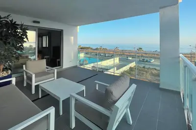 Appartement \"Sunset Duna Beach\" avec vue sur la mer, Wi-Fi, balcon et terrasse