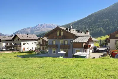 Image de Appartamento 8 avec vue sur les montagnes, jardin partagé et Wi-Fi