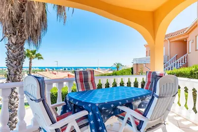 Image de \"Villa individuelle PeñĂscola\" avec vue sur la mer, jardin et Wi-Fi.