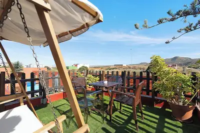 Image de Villa \"La Casita de Vals\" avec vue sur les montagnes, piscine privée, jardin, climatisation et Wi-Fi