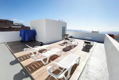 Image de Villa Dolce Vita Tenerife Sud avec vue sur la mer, piscine privée, jardin et Wi-Fi.