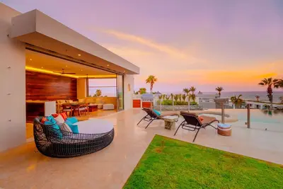 Image de Luxury 6-Bedroom Villa in Cabo with Pool House and Beach Access
