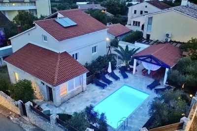 Image de Maison de vacances Ližnjan pour 1 - 14 personnes - Maison de vacances