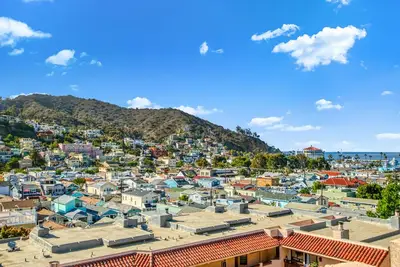 Image de C63: 3bd Condo + Balcony + 2 bathrooms