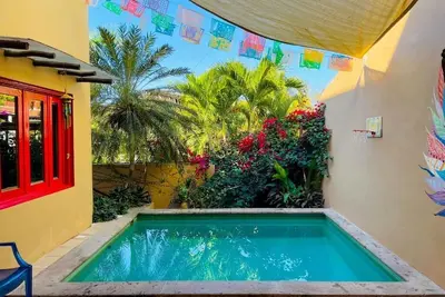 Image de Relax in the private pool, chill out in the palapa or walk to the beach or Plaza