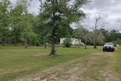 Image de Southeast Texas Crickets and Country peace