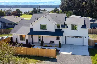 Image de 5br vacation home Hot Tub/Game Room/Water Views/Bbq/firepit/Lg Yard