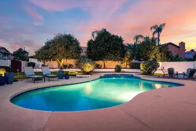 Welcome to Cactus Relactus! A Desert Paradise! Golf, Spring Training, Heated pool