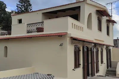 Image de Old stone house with garden up to the hill