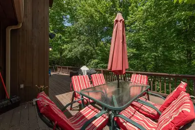 Image de Cozy & Stylish Home w/ Deck, Hot Tub & Slopes