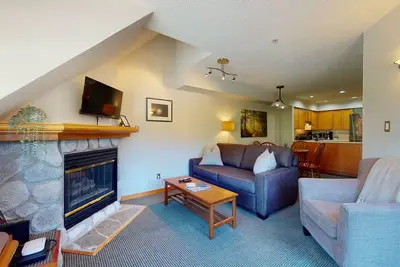 Image de 1br | Lake Placid Lodge | Steps to Creekside Gondola | Shared Pool, Hot Tub, & Lounge