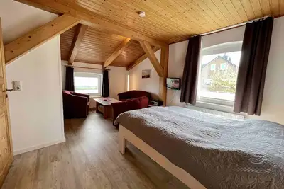 Haus Hagelstein - Holiday apartment \"Iv-Feuerstein\" directly behind the dike!