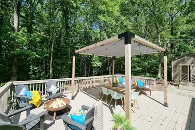 Image de Durham Retreat: Deck, Grill, Firepit, 10 mins from Duke & Downtown