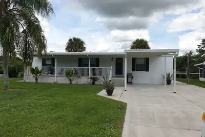 Image de Fishin' for Days! 3Bd-2Ba Waterfront Home with Private Covered Boat Dock!