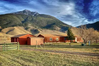 Image de Summer & Winter Paradise, Stunning Mountain Views & Close To Yellowstone Park!