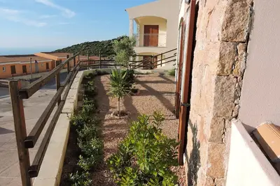 Image de Dolphin apartment with large sea view garden