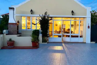 VillasFerrel - FlowerPot Chalet - with large courtyard and living area