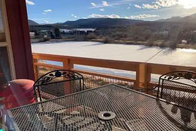Image de Spacious 3-bed townhome overlooks pond and Byers Peak in Fraser, Co