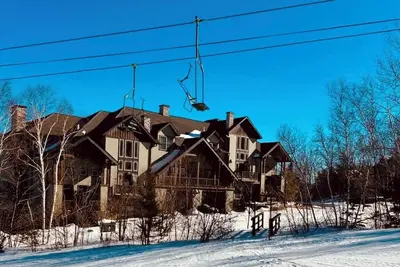 Image de Apres Ski Luxury Ski-In/Out Hunter Mountain Slopeside Steps to Ski School Lodge\n