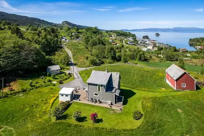 Image de Belle maison à Bjoa avec vue sur la mer