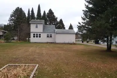 Image de Cozy home in Wisconsin's recreational northwoods.