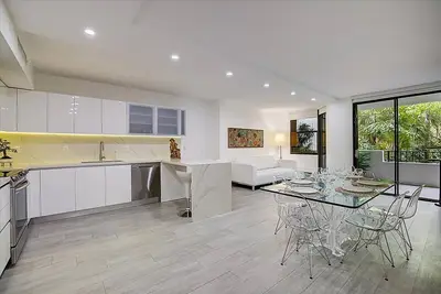 Luxury Key Biscayne Oceanfront 3 Bedroom/2 Bath Condo Fully Renovated  In 2021