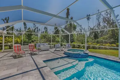 Image de Soak up Paradise and Relax in Heated Pool/Spa Home surrounded by Happy Wildlife