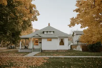 Image de Location! Historic home with a modern touch