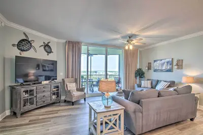 Image de 'The Beachcomber' Escape w/ Club Amenities!