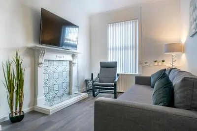 Image de Pass the Keys | McCracken's Townhouse - 10 Min Walk to City Centre
