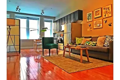 Chic Downtown Studio! 4 Min Walk to Waterfront!