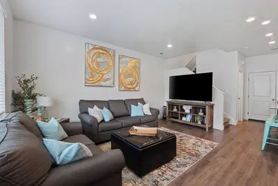 Image de North Ogden Townhome \\ Near Ski Resorts & Pet Friendly!