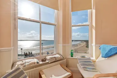 Image de 7 South Beach Court - Beachside with Sea Views