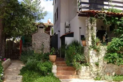 Appartement dans Mali Lošinj avec terrasse, Climatisation, Wifi, Machine à laver (4913-1)