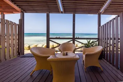 Image de Oceanfront Beach Chalet w Spectacular View