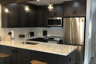 Image de Newly Renovated, 3 bd, 3 bath on shuttle route