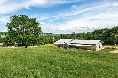 Image de Country location. The quiet and solitude you are looking for is here.