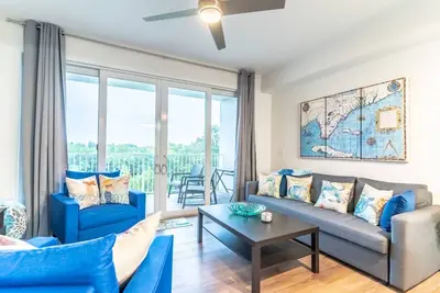 Image de 4 Balconies (Yes Four! ) - Water Views from Your Bed! | Sleeps 5