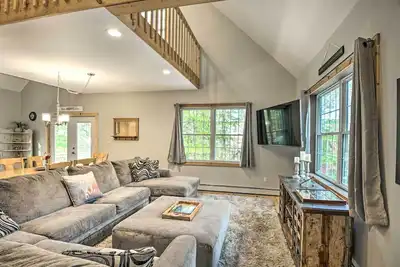 Image de Secluded New Durham Home w/ Mtn & Lake Views!