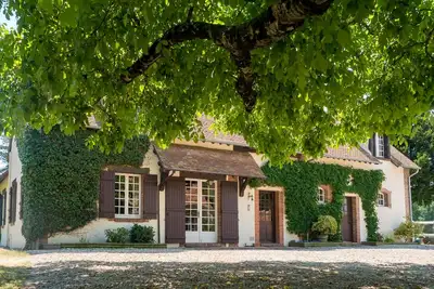 Sologne family house with private park